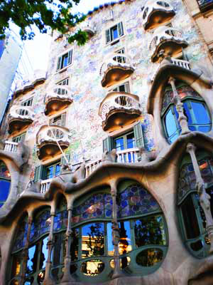 ΒΑΡΚΕΛΩΝΗ CASA BATTLO ΓΚΑΟΥΝΤΙ ΒΑΡΚΕΛΩΝΗ